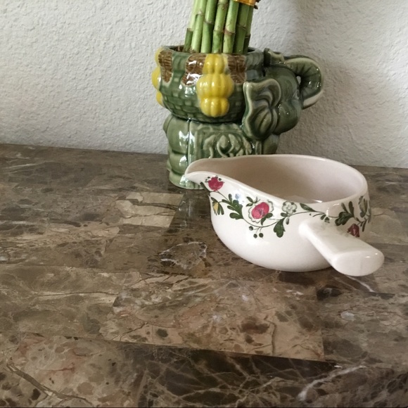 Vintage Johnson bros gravy sauce boat   made in England - Picture 2 of 9